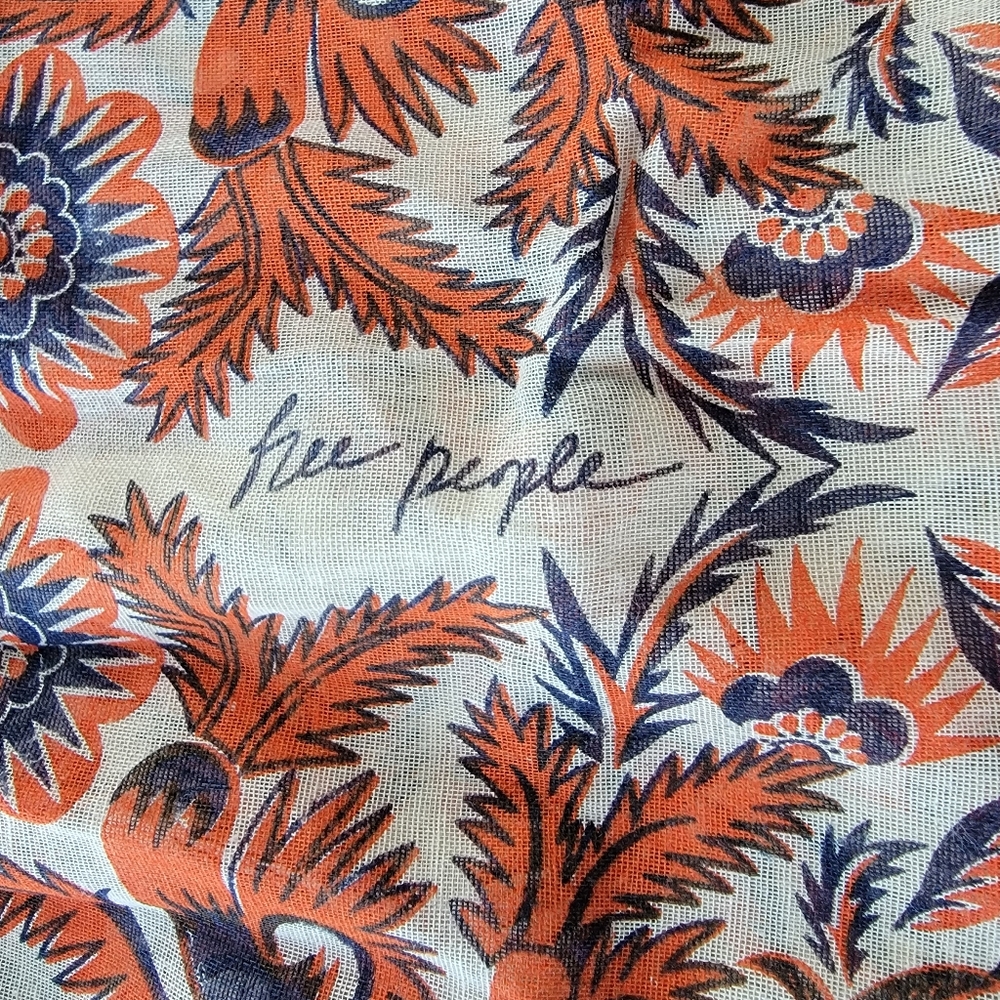 Free People Shoppoing Tote - Picture 4 of 4